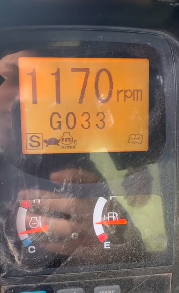 Solution for Error Code G033 on the Kobelco Model 8 Excavator