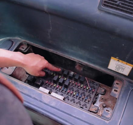 Kobelco Excavator Low Oil Pressure Alarm & Engine Stalling: Step-by-Step Troubleshooting Guide