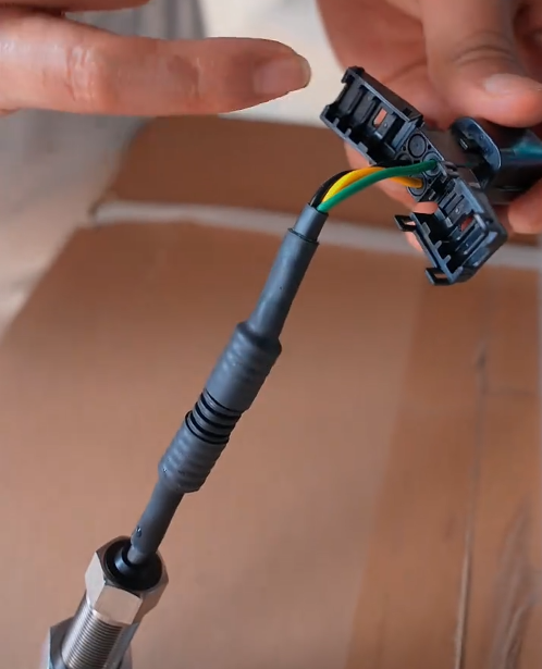 Kobelco Excavator Troubleshooting: Engine Speed Sensor Wiring Fault & Low-Pressure Alarm Fix
