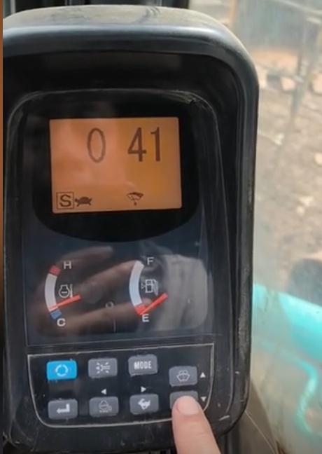Kobelco SK200-8 Won't Rev: SCV Stuck, No Fault Codes